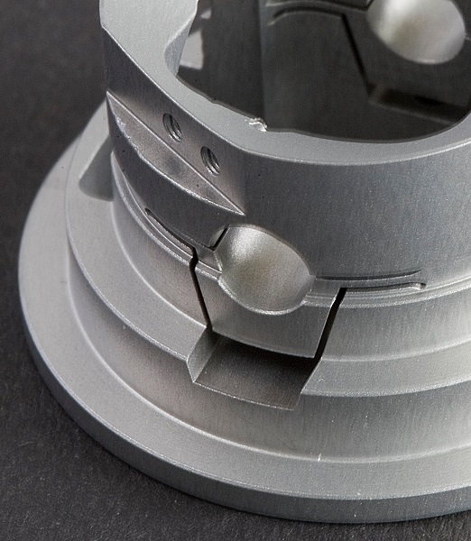 FPA_Fassung_Detail_600_hoch Optomechanik- und Präzisionsgerätekonstruktion